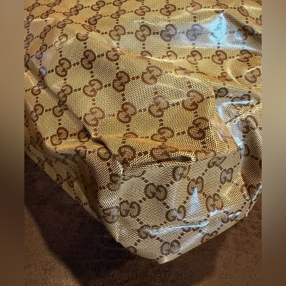 Gucci GG Supreme Canvas Shopper with Vintage Gold Medallion - Picture 12 of 16